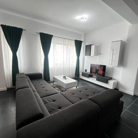 Marvellous Aparthotel With Master Apartments Suceava Luaran gambar