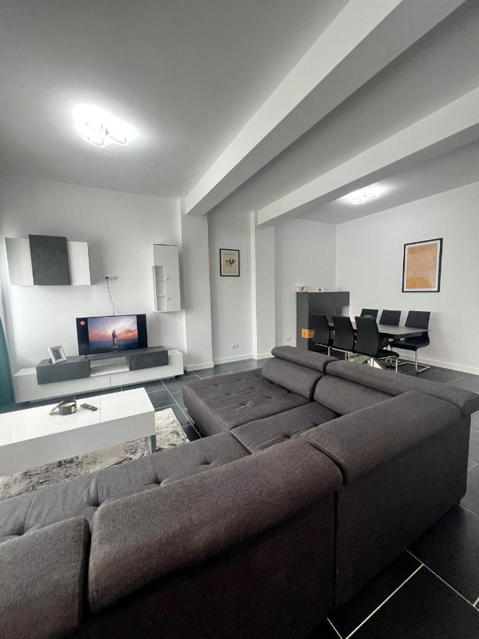 Marvellous Aparthotel With Master Apartments Suceava Luaran gambar
