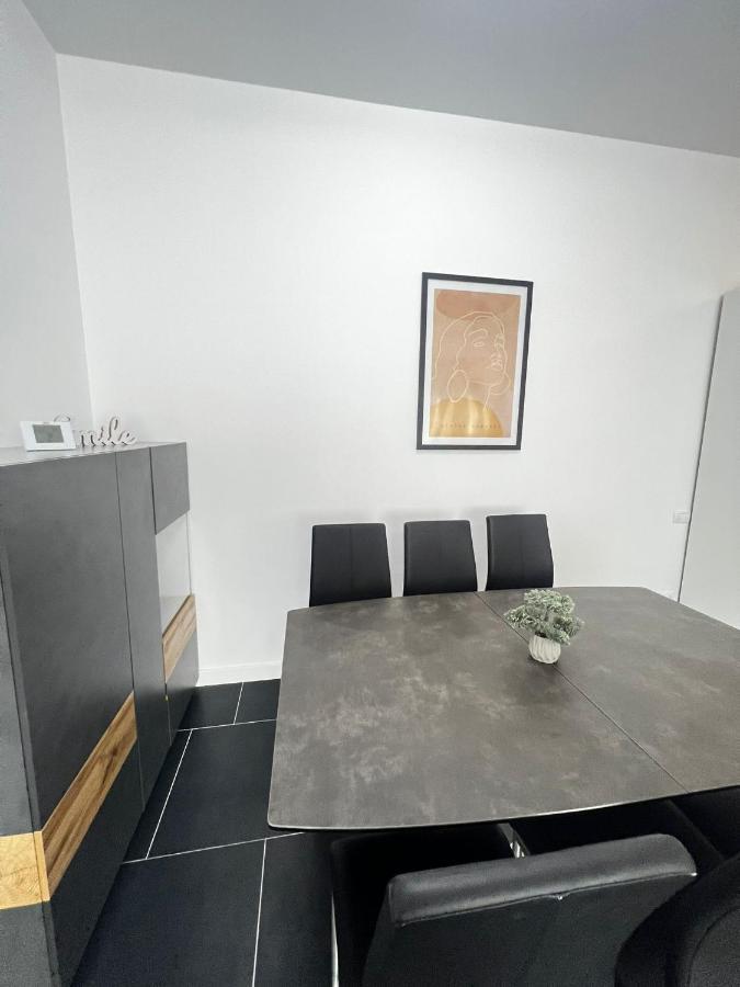 Marvellous Aparthotel With Master Apartments Suceava Luaran gambar