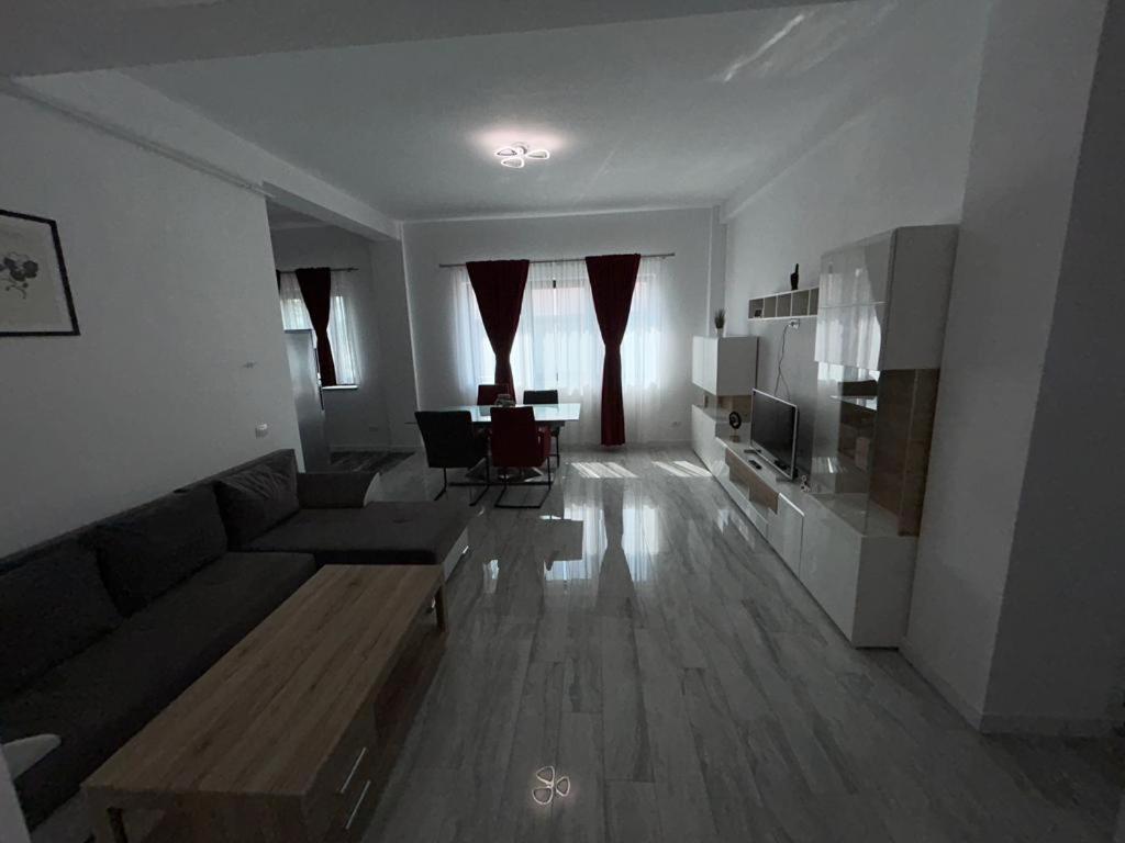 Marvellous Aparthotel With Master Apartments Suceava Luaran gambar